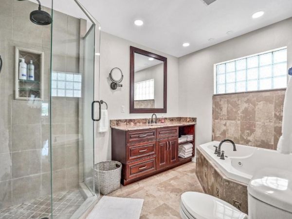 Water Front Largo FL Vacation Home Five Bedroom