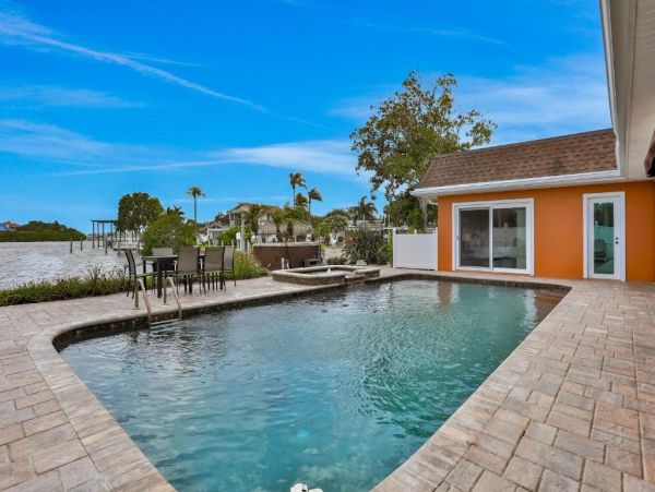 Water Front Largo FL Vacation Home Five Bedroom