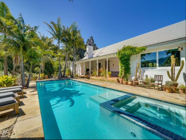 Carpinteria wonderful home with four bedrooms and pool
