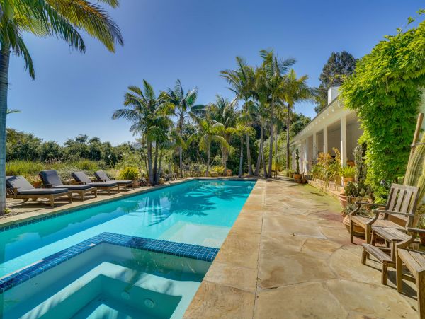 Carpinteria wonderful home with four bedrooms and pool