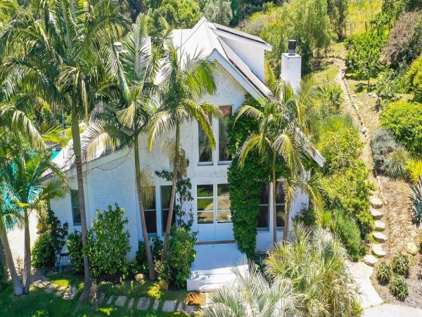 Carpinteria wonderful home with four bedrooms and pool
