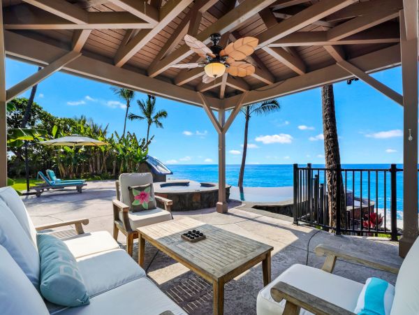 Kailua-Kona Vacation Home One Bedroom On Beach