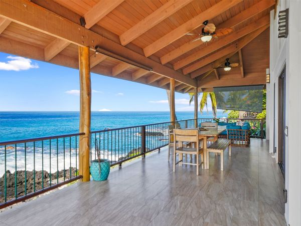 Kailua-Kona Vacation Home One Bedroom On Beach