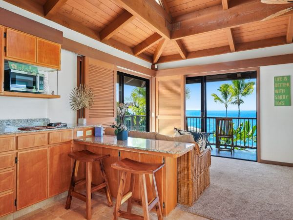 Kailua-Kona Vacation Home One Bedroom On Beach