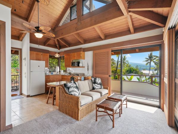 Kailua-Kona Vacation Home One Bedroom On Beach