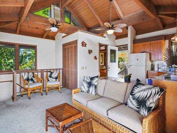 Kailua-Kona Vacation Home One Bedroom On Beach