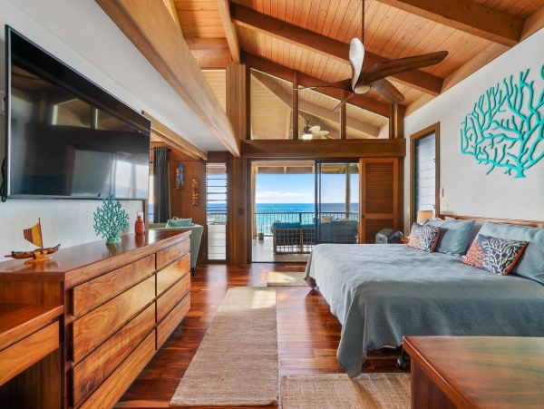 Kailua-Kona Vacation Home One Bedroom On Beach
