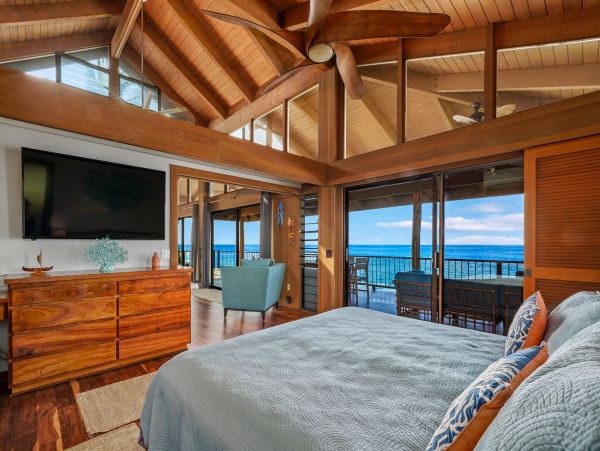Kailua-Kona Vacation Home One Bedroom On Beach