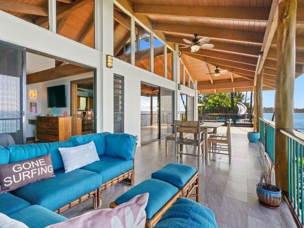 Kailua-Kona Vacation Home One Bedroom On Beach