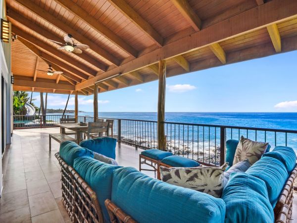 Kailua-Kona Vacation Home One Bedroom On Beach