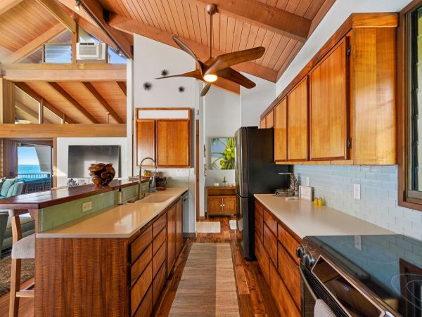 Kailua-Kona Vacation Home One Bedroom On Beach