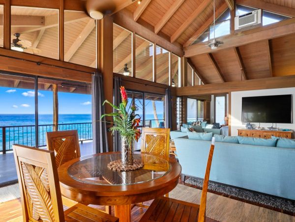 Kailua-Kona Vacation Home One Bedroom On Beach