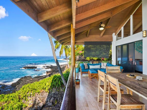 Kailua-Kona Vacation Home One Bedroom On Beach