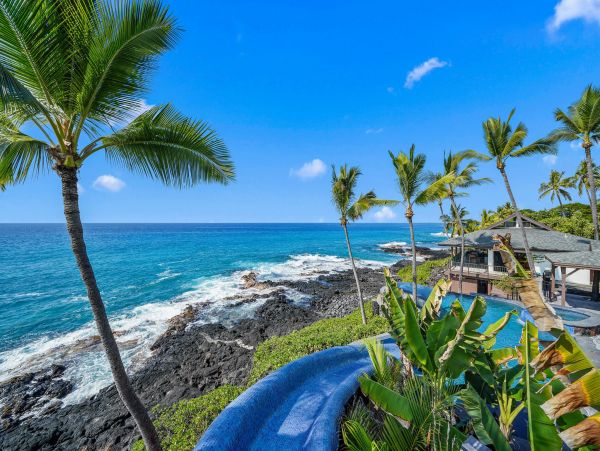 Kailua-Kona Vacation Home One Bedroom On Beach