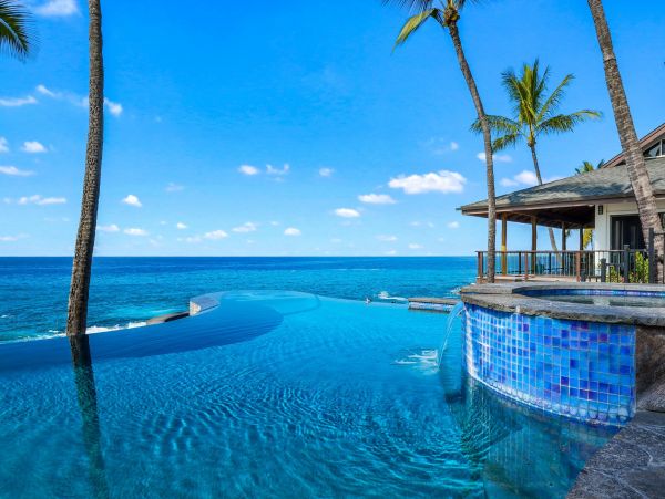 Kailua-Kona Vacation Home One Bedroom On Beach