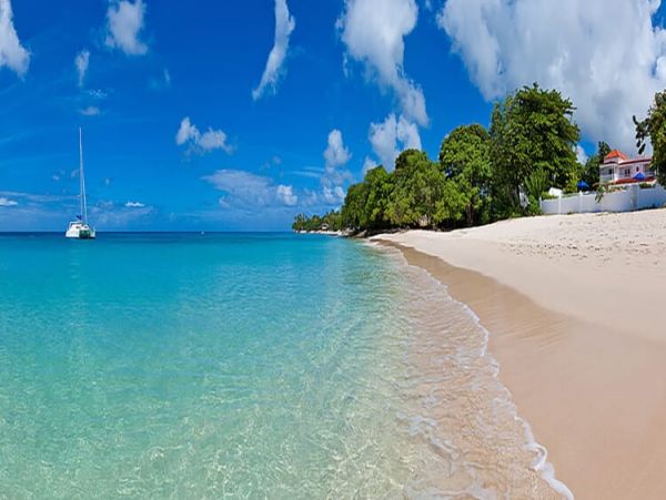 Beachfront Vacation Villa with 4 Bedroom & Stunning Views