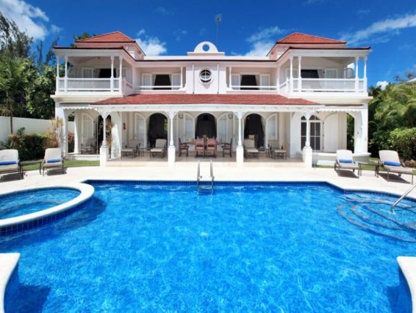 Beachfront Vacation Villa with 4 Bedroom & Stunning Views
