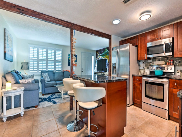 Waterfront Vacation Rental with 3 Bedrooms in Hudson