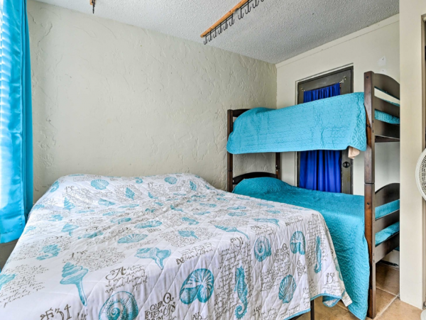 Waterfront Vacation Rental with 3 Bedrooms in Hudson