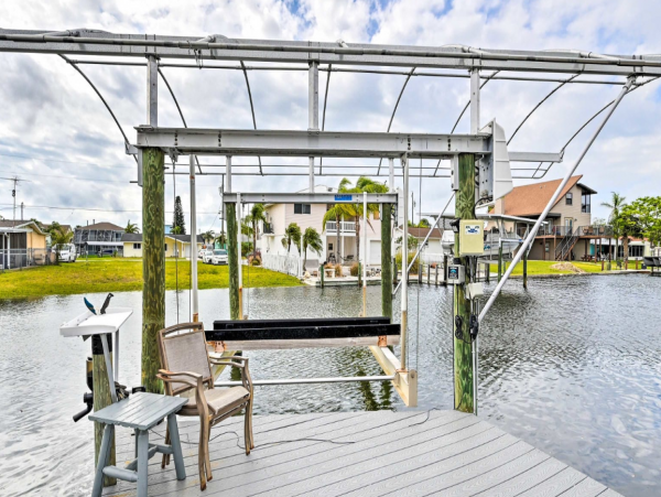 Waterfront Vacation Rental with 3 Bedrooms in Hudson