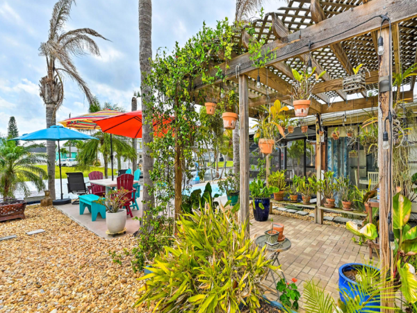 Waterfront Vacation Rental with 3 Bedrooms in Hudson