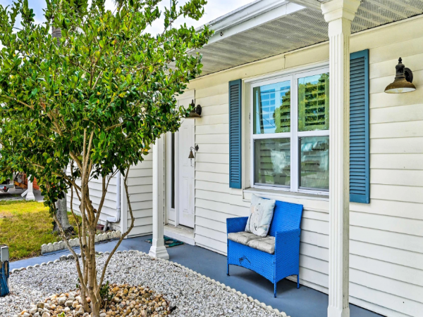 Waterfront Vacation Rental with 3 Bedrooms in Hudson