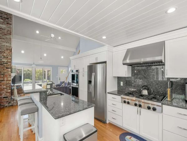 Family & Dog Friendly North Chatham Vacation Rental - Cape Cod Home Near Pleasant Bay