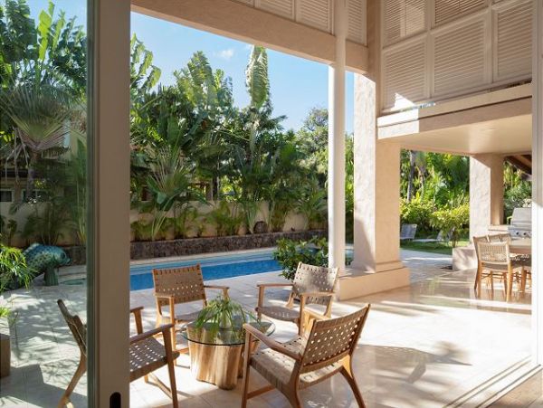Honolulu Vacation Home Four Bedroom Walk to Beach