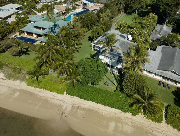 Wonderful Beachfront Hawaiian Style Plantation House