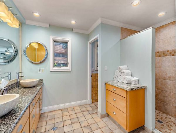 Lahaina Vacation Condo Two Bedroom Water Views
