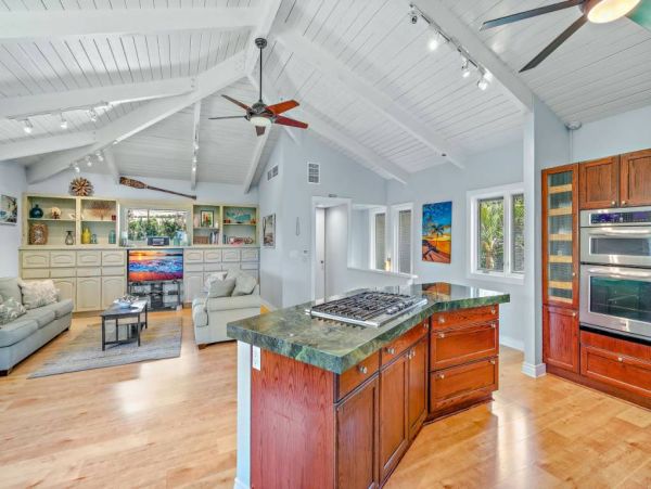 Lahaina Vacation Condo Two Bedroom Water Views