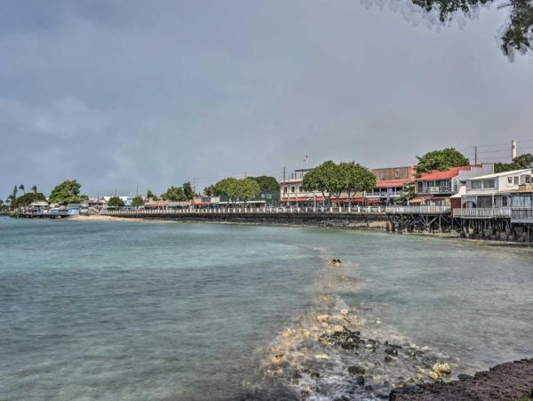Lahaina Vacation Condo Two Bedroom Walk to Beach