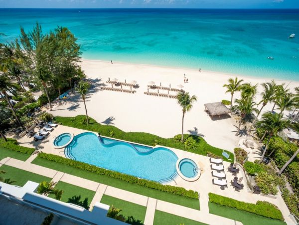 Beachfront Amazing Vacation Residence in Cayman Islands