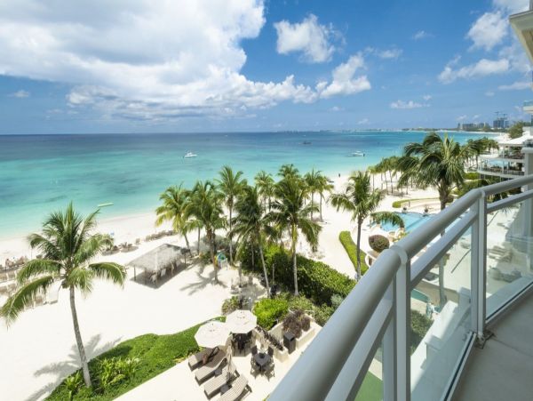 Beachfront Amazing Vacation Residence in Cayman Islands