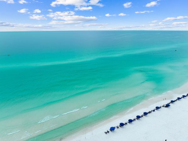 Destin Beachfront Six Bedroom Vacation Rental