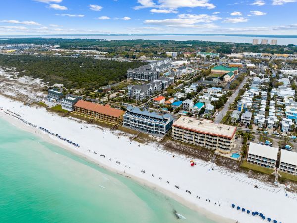 Destin Beachfront Six Bedroom Vacation Rental
