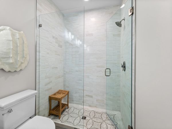 Destin Beachfront Six Bedroom Vacation Rental