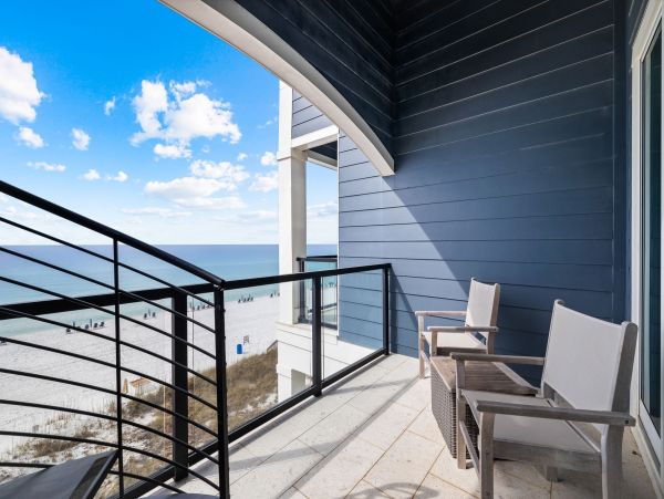 Destin Beachfront Six Bedroom Vacation Rental