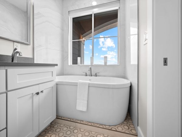 Destin Beachfront Six Bedroom Vacation Rental