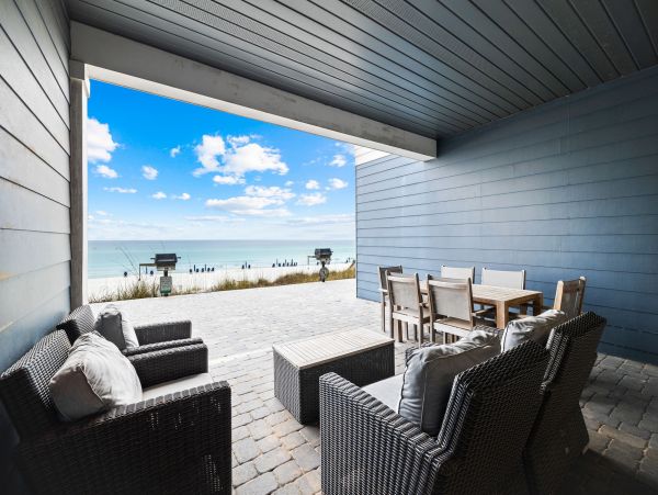 Destin Beachfront Six Bedroom Vacation Rental