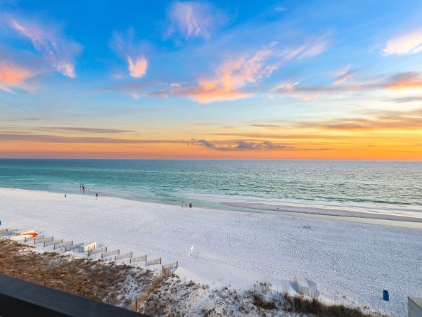 Destin Beachfront Six Bedroom Vacation Rental