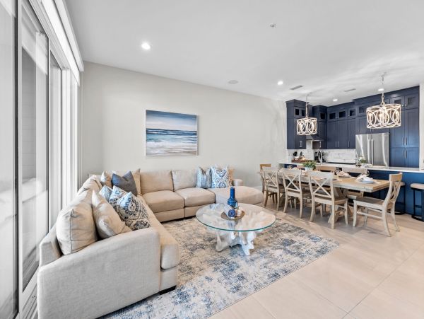 Destin Beachfront Six Bedroom Vacation Rental