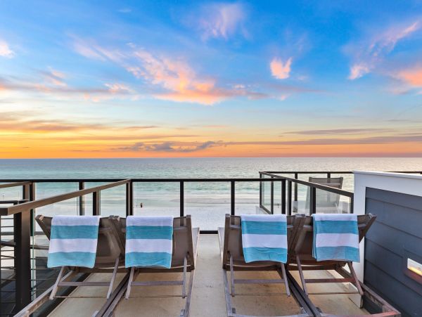 Destin Beachfront Six Bedroom Vacation Rental