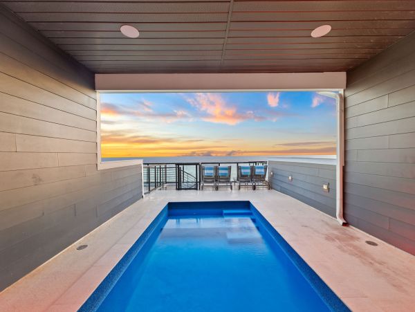 Destin Beachfront Six Bedroom Vacation Rental