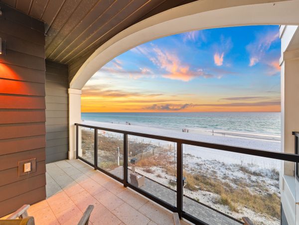 Destin Beachfront Six Bedroom Vacation Rental