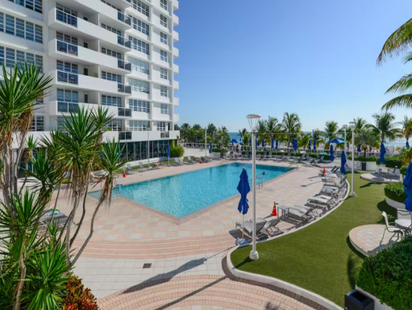 Charming South Beach Condo with Prime Location and Stunning Views