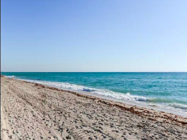 Charming South Beach Condo with Prime Location and Stunning Views