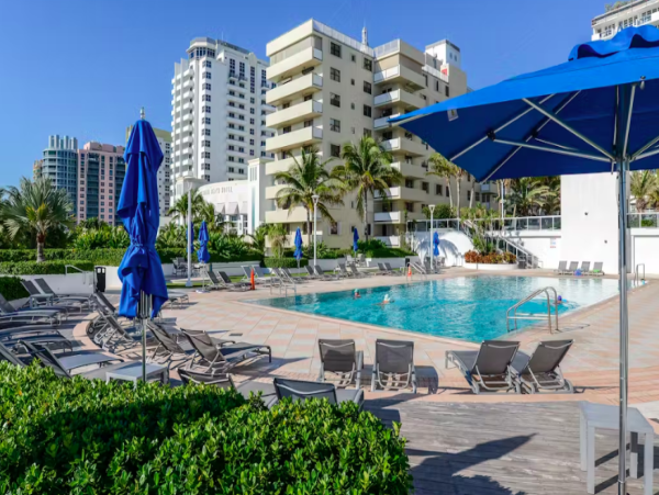 Charming South Beach Condo with Prime Location and Stunning Views