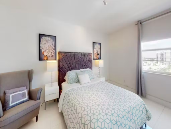 Charming South Beach Condo with Prime Location and Stunning Views