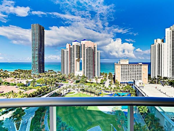 Oceanviews Vacation Condo Sleeps 4 Guests